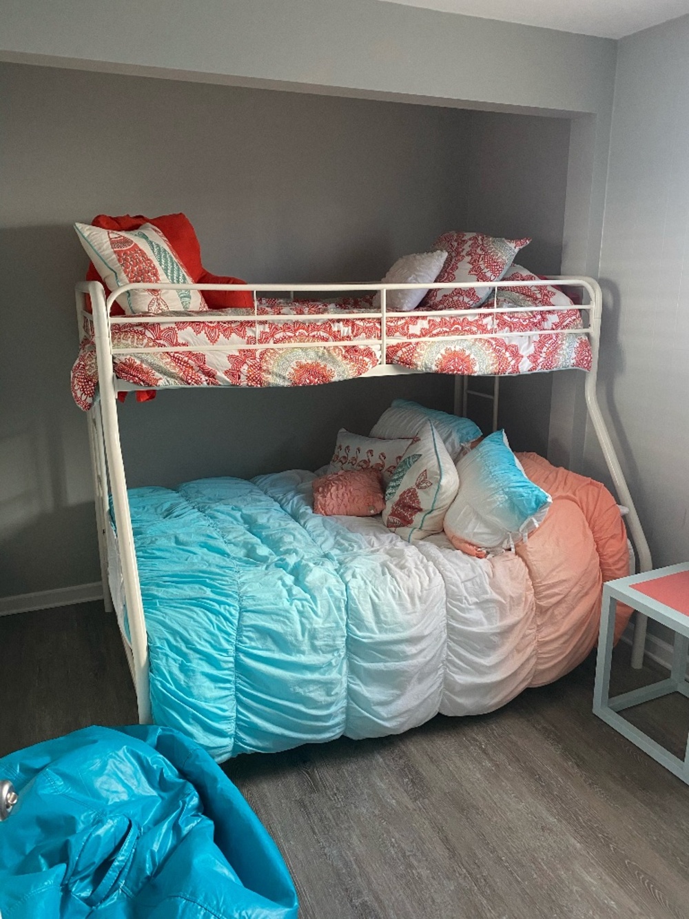 Full size duvet cover- Fun turquoise and coral color